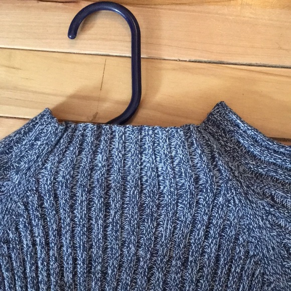 Long sleeve mock neck - Picture 2 of 3